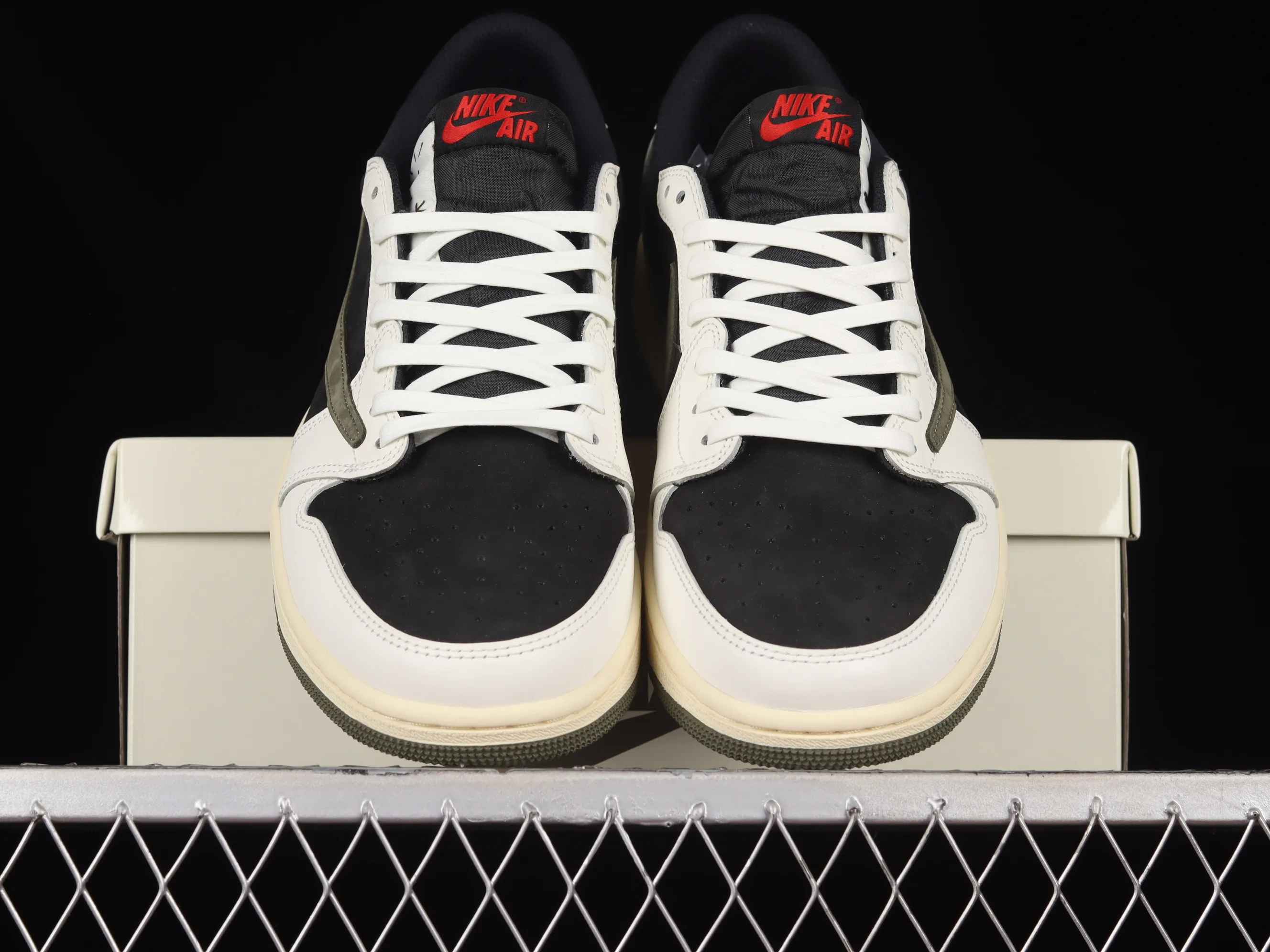 All Categories Air Jordan Jordan Series Basketball Shoes Air Jordan 1 Low LW Version Travis Scott x Air Jordan 1 Low OG AJ1 Joe 1 Joint Overhead DZ4137-106